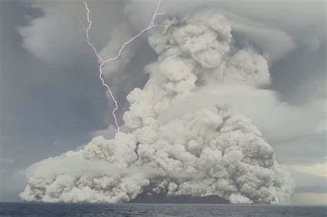 island volcano eruption 2022